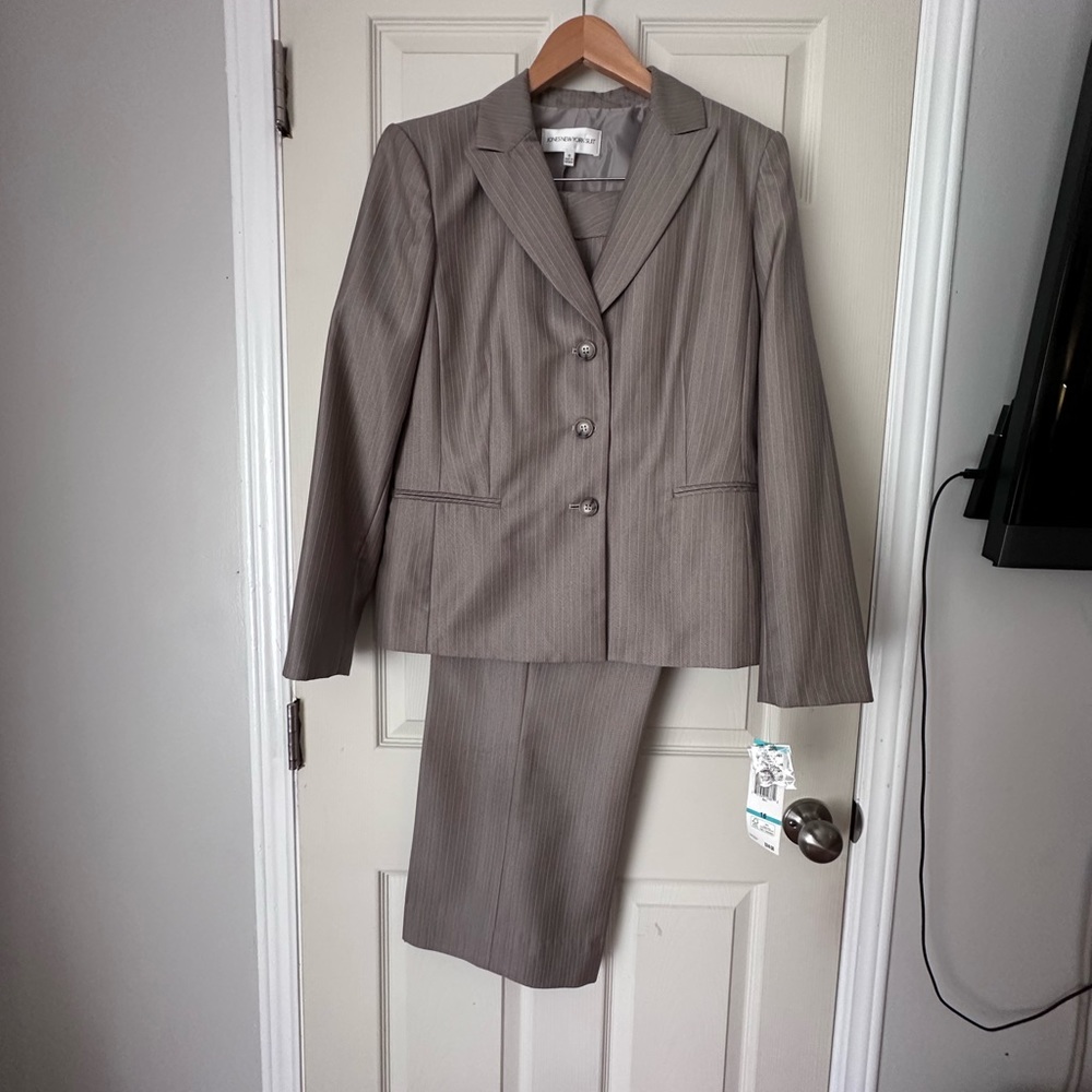 Jones New York Beige Pinstriped Pant Suit